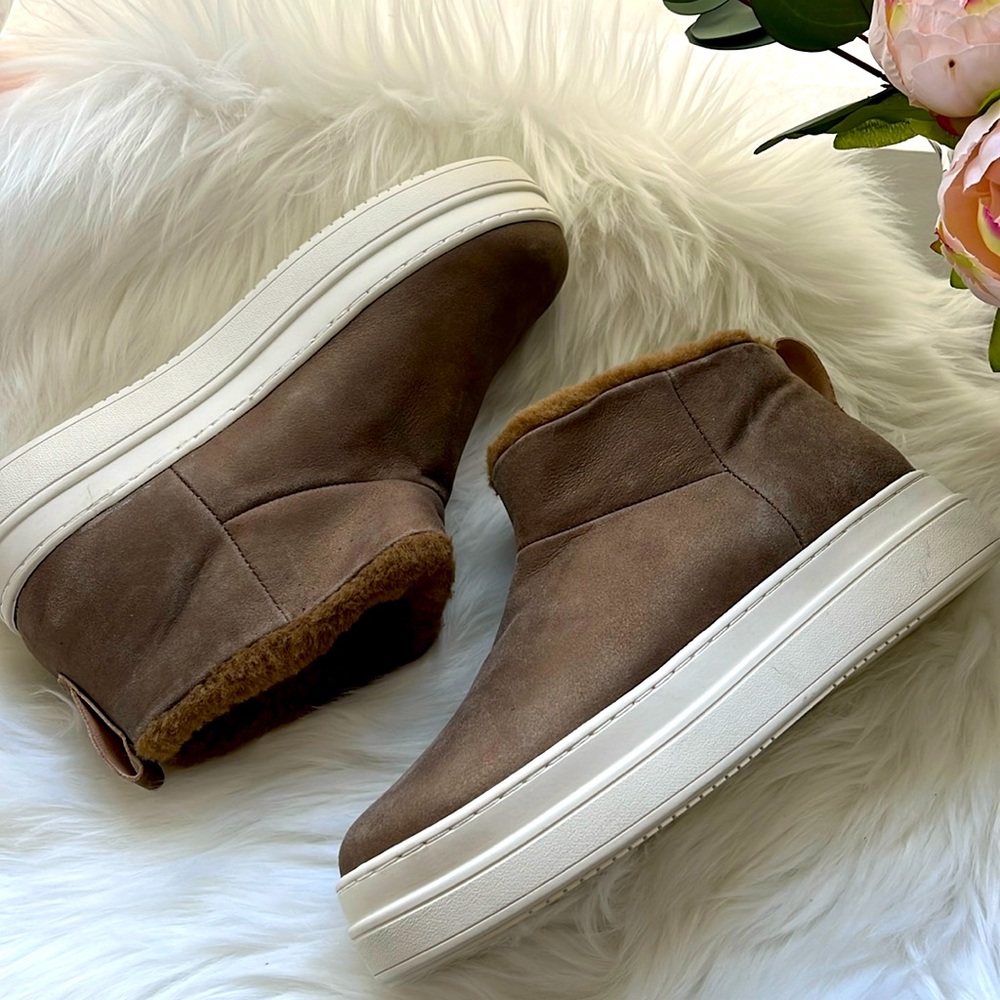 NEW JSlides Nia Brushed Suede & Fun Faux Fur Chunky Platform Sneaker Bootie 7.5M